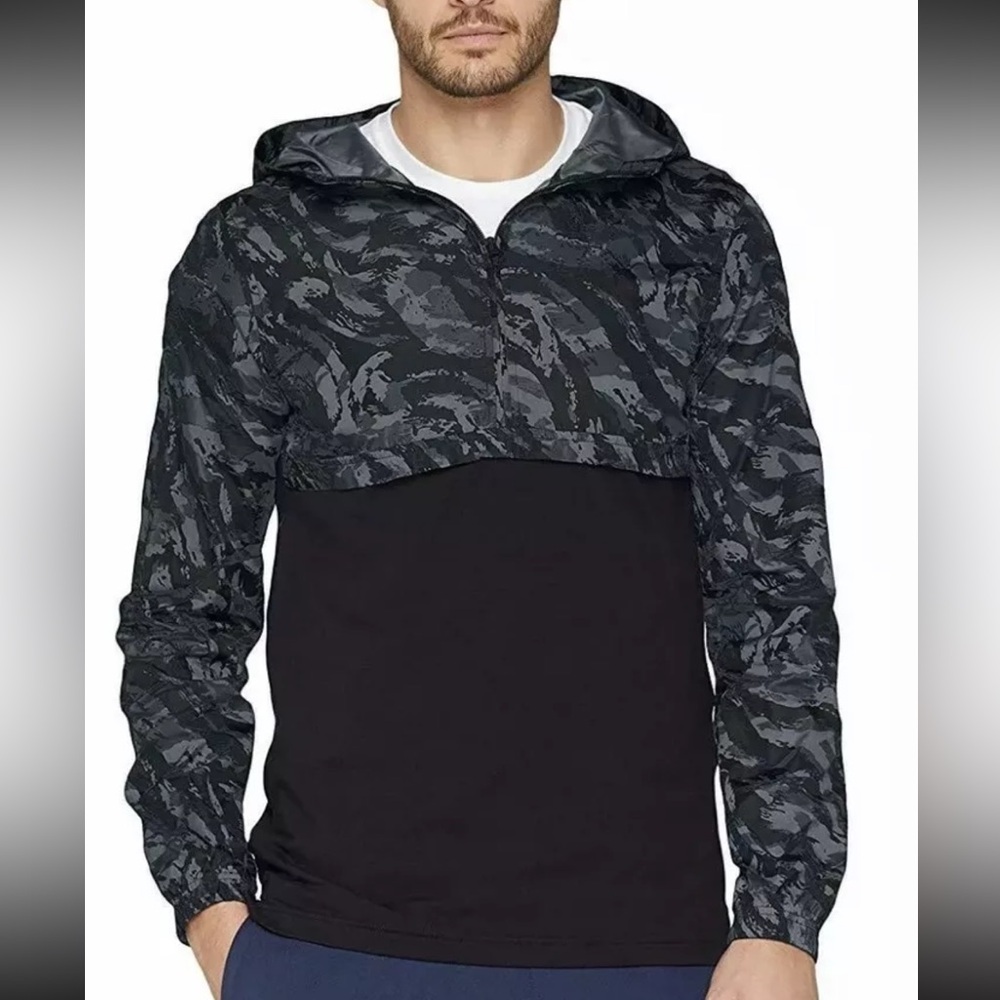 Under Armour Black Camouflage Windbreaker Top M